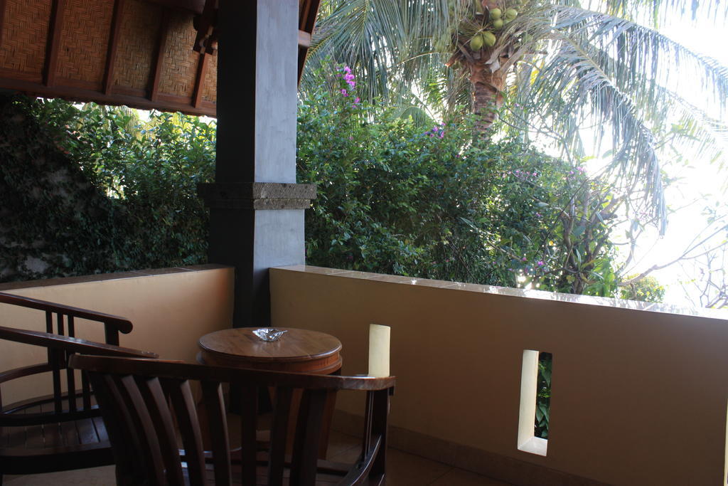 Cleopatra Beach Bungalows Hotel Lovina  Room photo